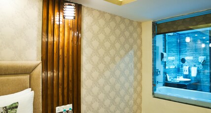 Effotel By Sayaji Dehradun Room Type - Premium Room with Balcony and Bathtub