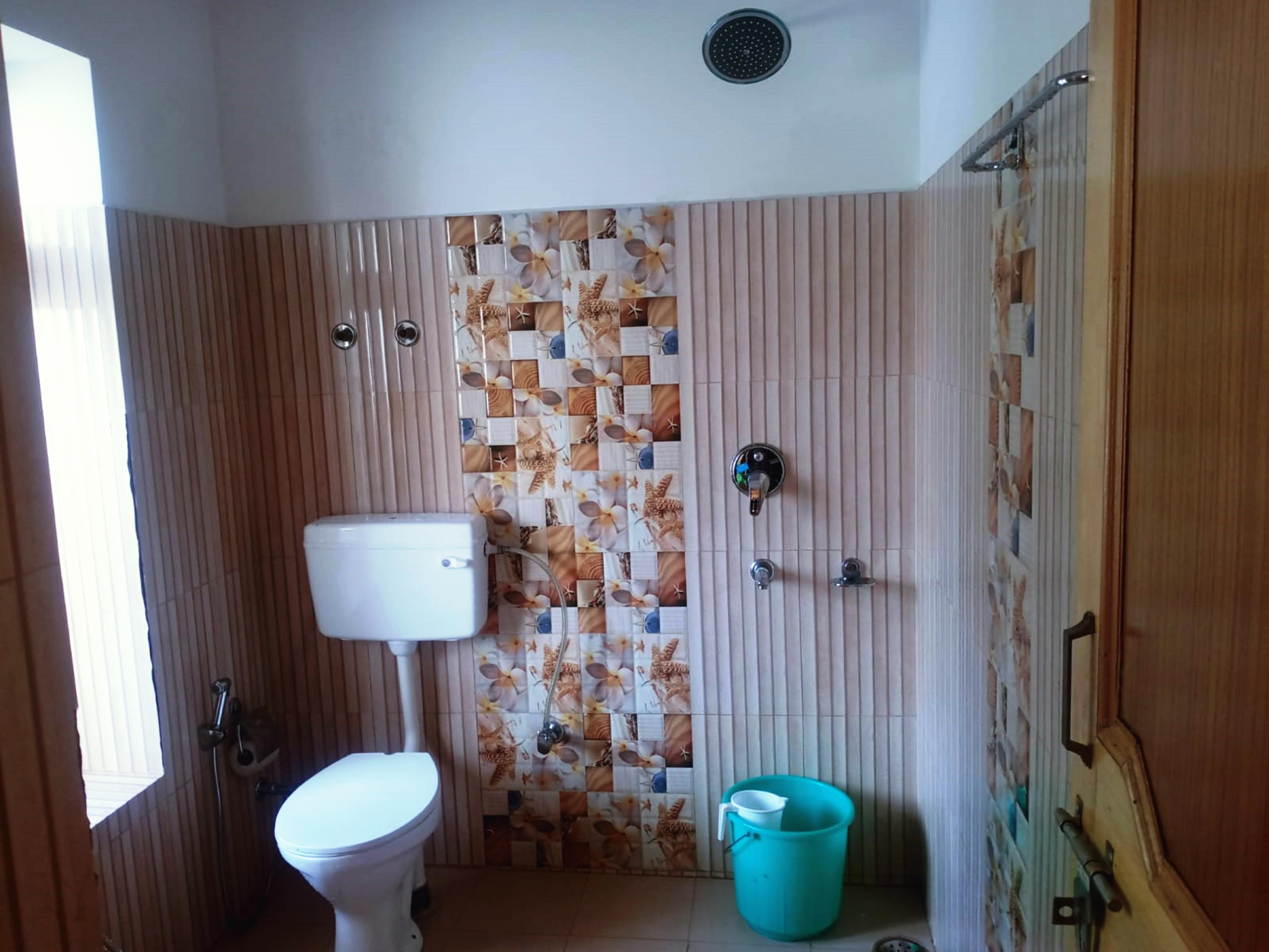 Ombay Guest House - Tap to explore photos