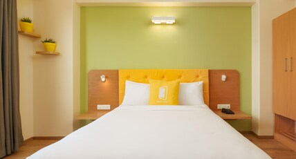 Bloom Hotel - Sector 62 Room Type - Standard Queen