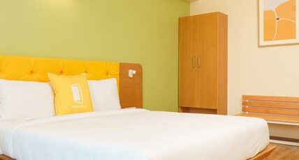 Bloom Hotel - Sector 62 Room Type - Standard King