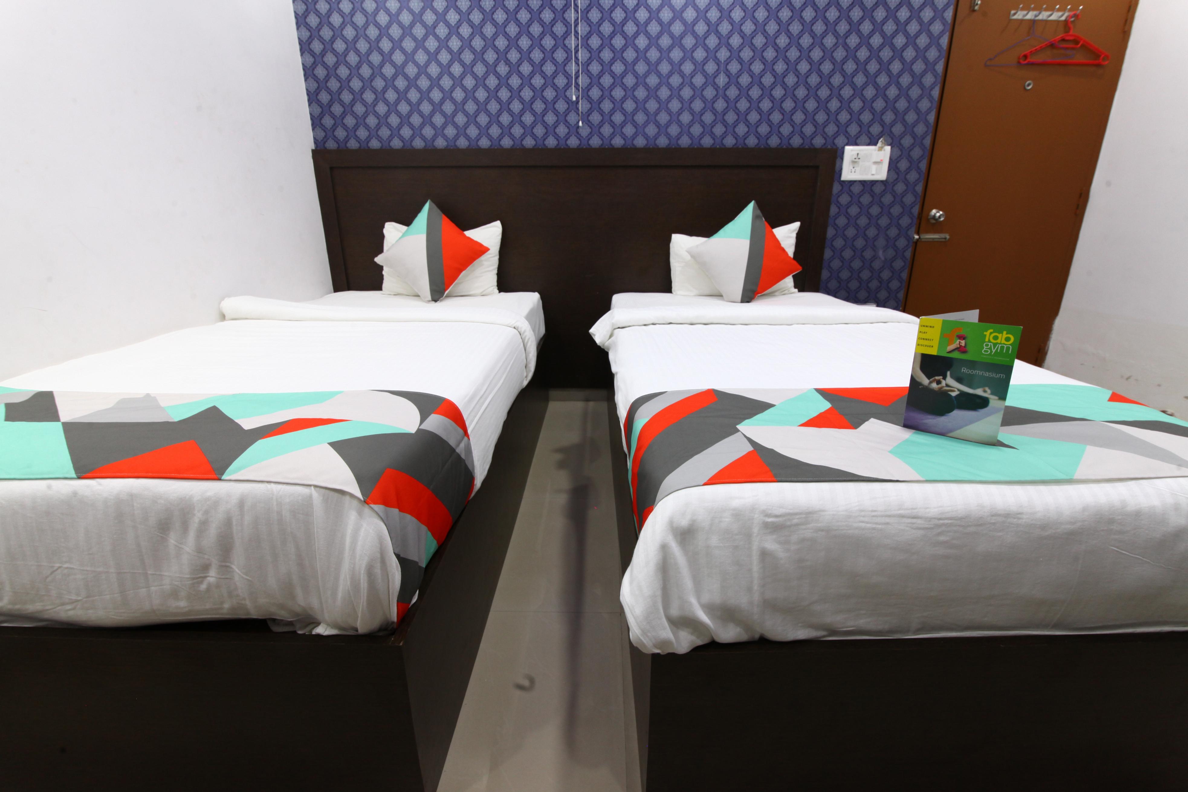 Hotel Avenue Inn Room Type - Deluxe Twin Bed