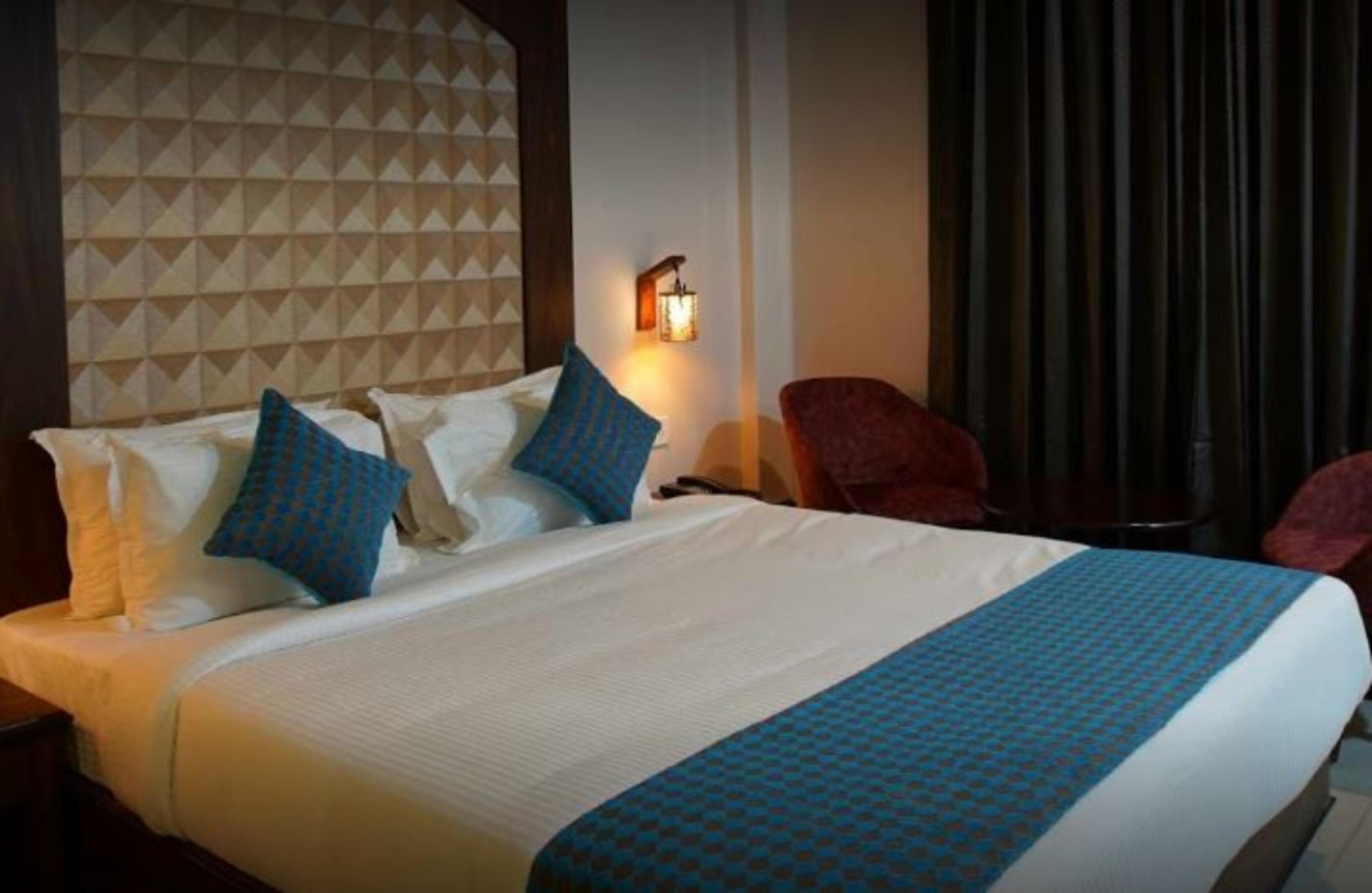 Hotel Rajadhani - Tap to explore photos