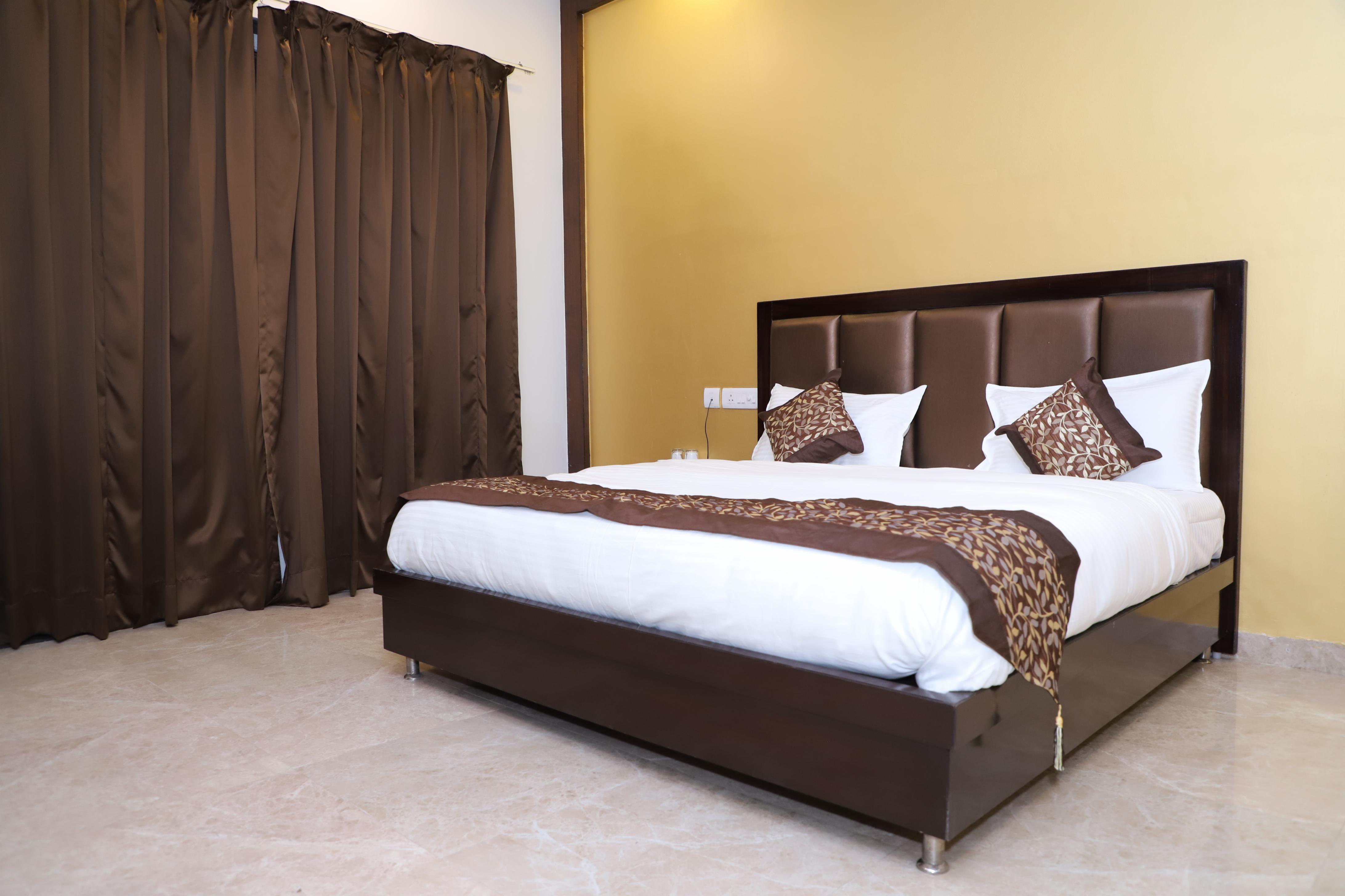 Nirvana Rooms Sector 52, Gurugram - Tap to explore photos