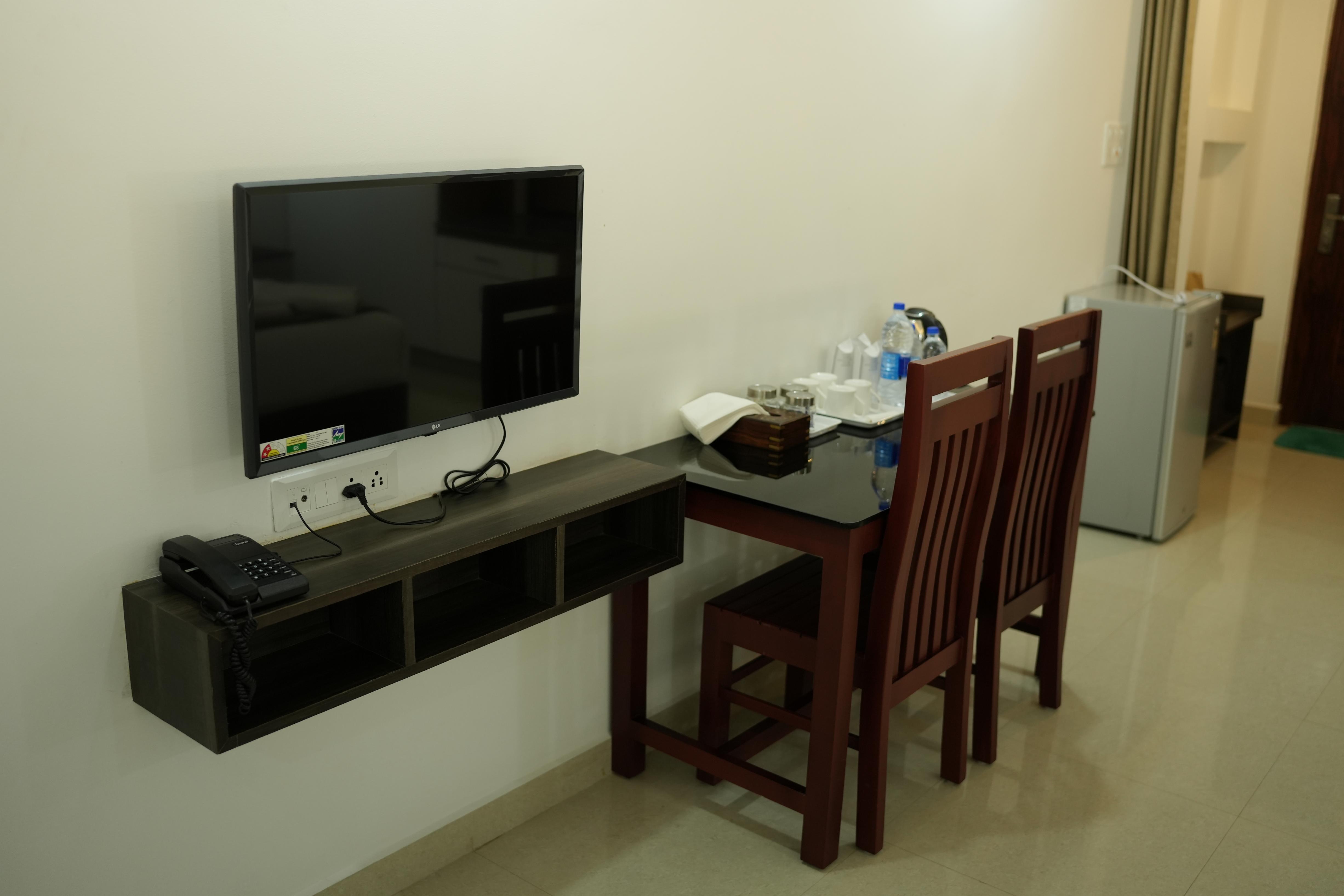 RJ ROSS RAMAPURAM RESIDENCY Room Type - 2 King Bed Room With Balcony (2 BEDS) RJ ROSS RAMAPURAM RESIDENCY Room Type - 2 King Bed Room With Balcony (2 BEDS)