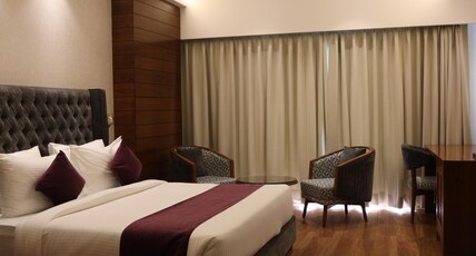 HOTEL WESTERN PREMIUM Room Type - SUPER DELUXE ROOM