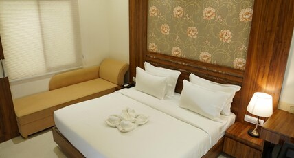 Hotel Kingston Paradise Room Type - Super Deluxe