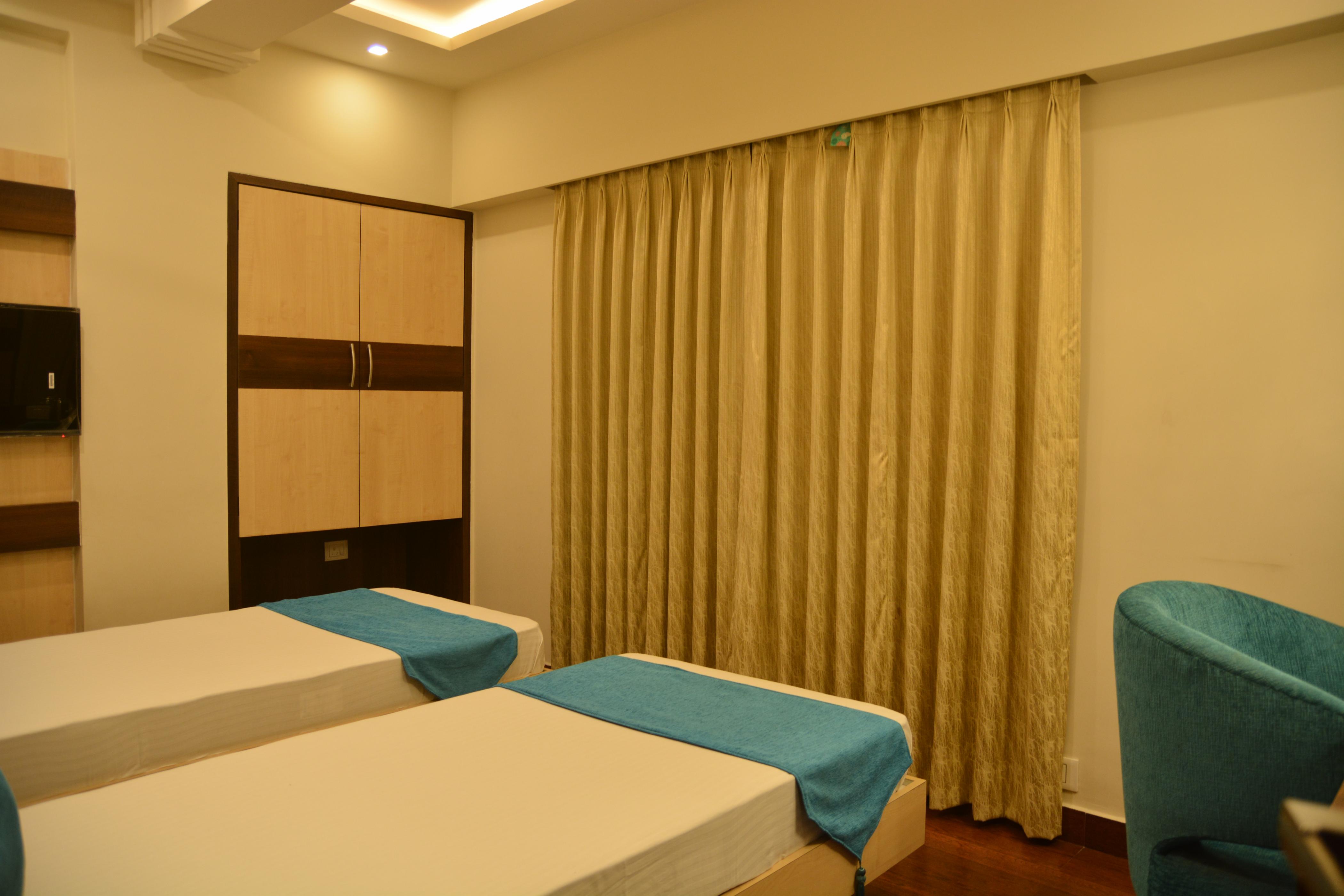 AVENUE PLAZA Room Type - TWIN DELUXE