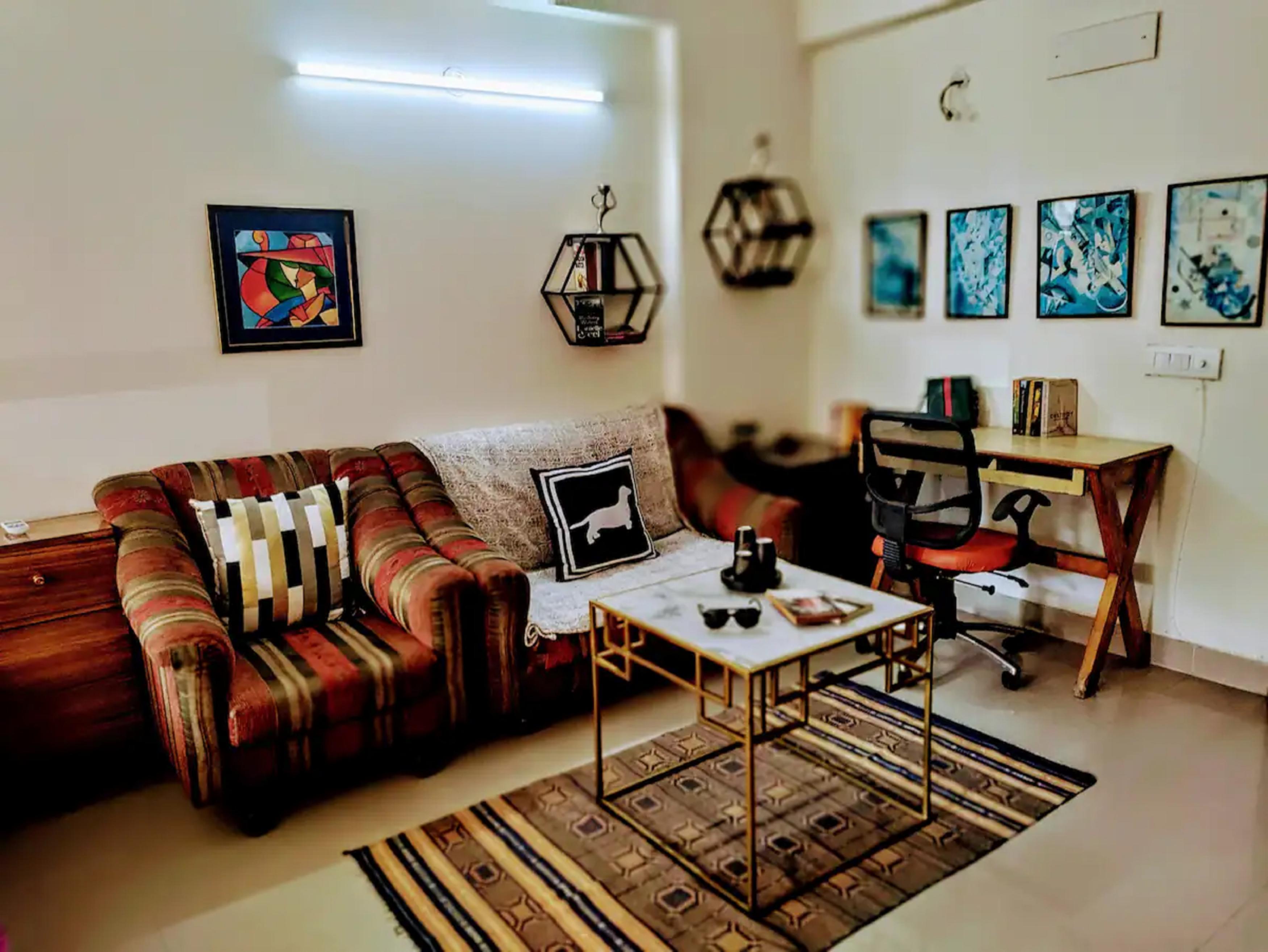Entire Studio Apt near Mall Metro and ExpoMart - Tap to explore photos