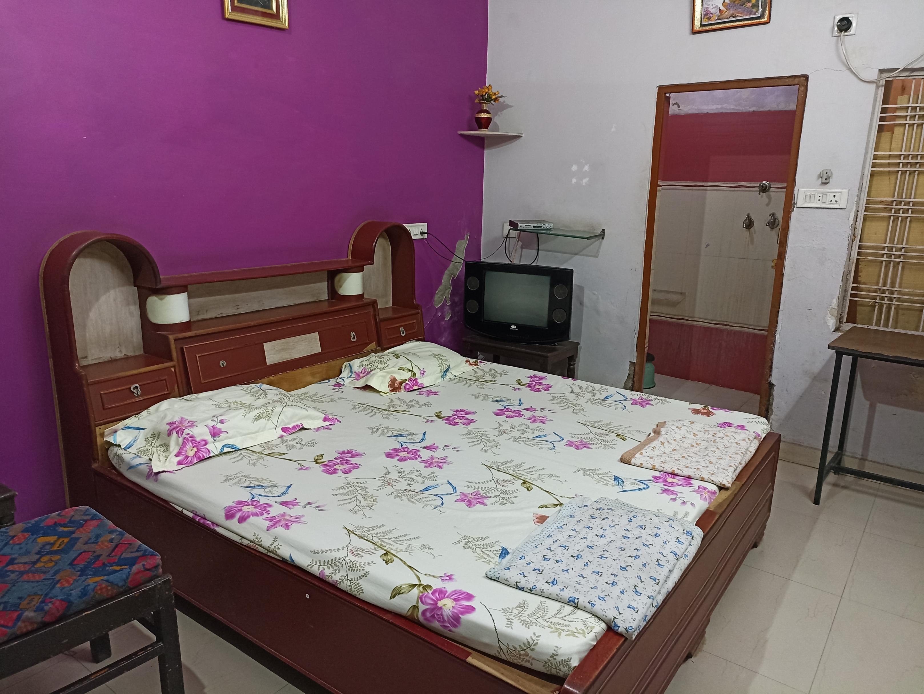 Hotel Shri Ji Darshan - Tap to explore photos