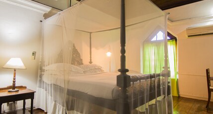 Old Courtyard Hotel Room Type - Superior Room