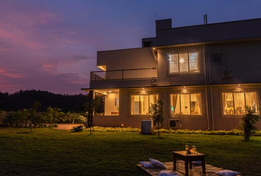SaffronStays Midori