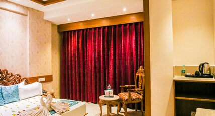 KAVERI HOTEL Room Type - Premium Double Room