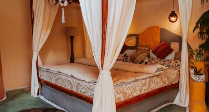 CRAZY CUB CAMP Room Type - Cob House