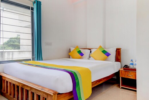 Itsy Hotels Vijaya Comforts, With Bar & Restaurant