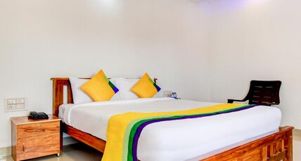 Itsy Hotels Vijaya Comforts, With Bar & Restaurant Room Type - Standard Room