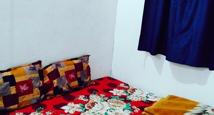 Mathura Vrindavan Gokul dham Room Type - Family AC Room 3