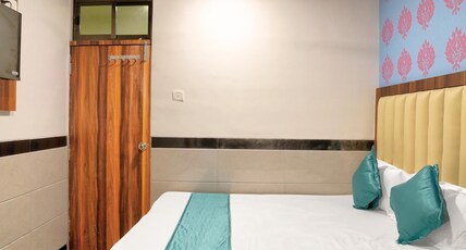 Tip Top Residency Room Type - Deluxe Room