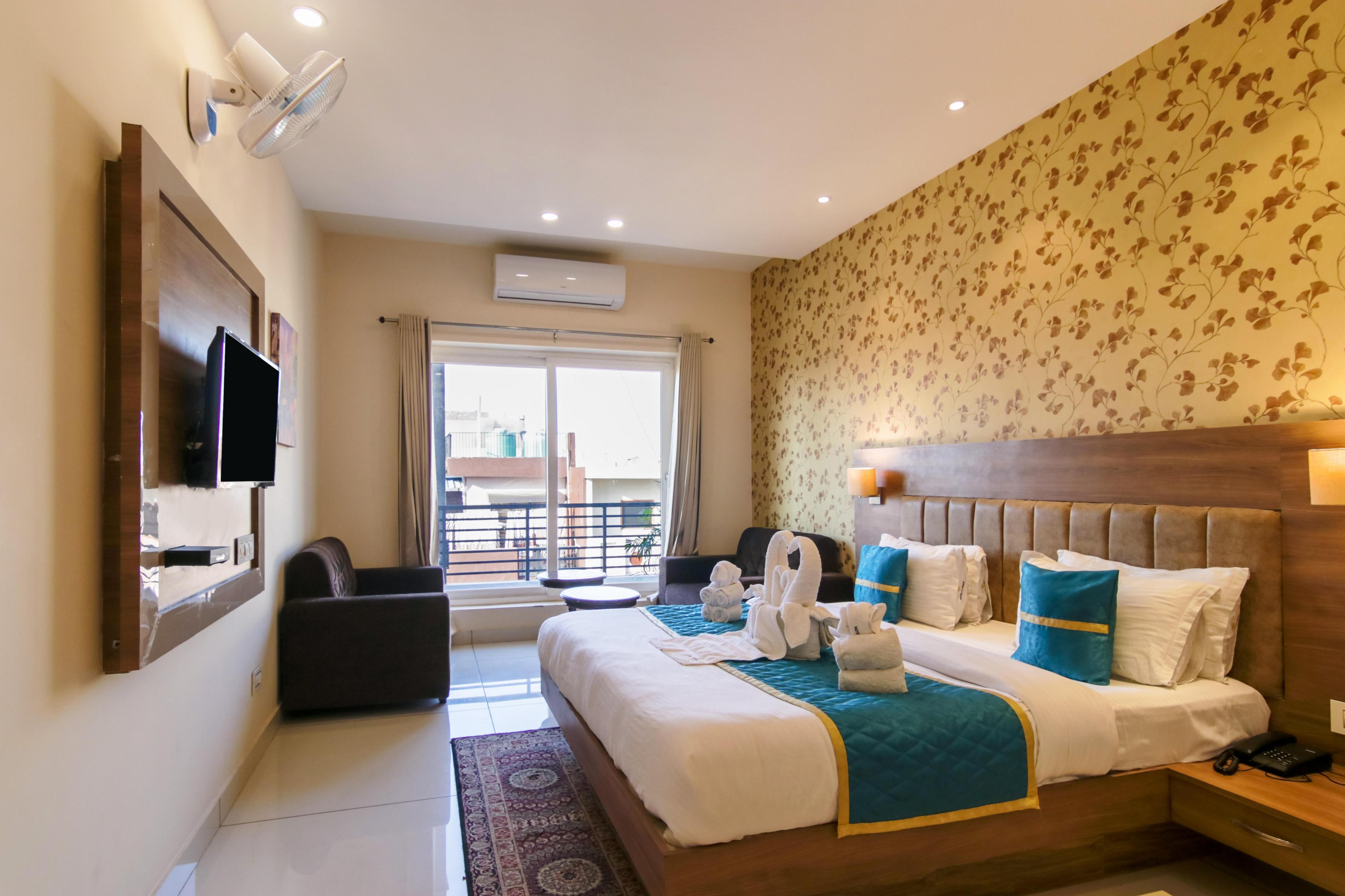 Hotel Florida - Manali Highway @ 9 mins drive from Chandigarh University