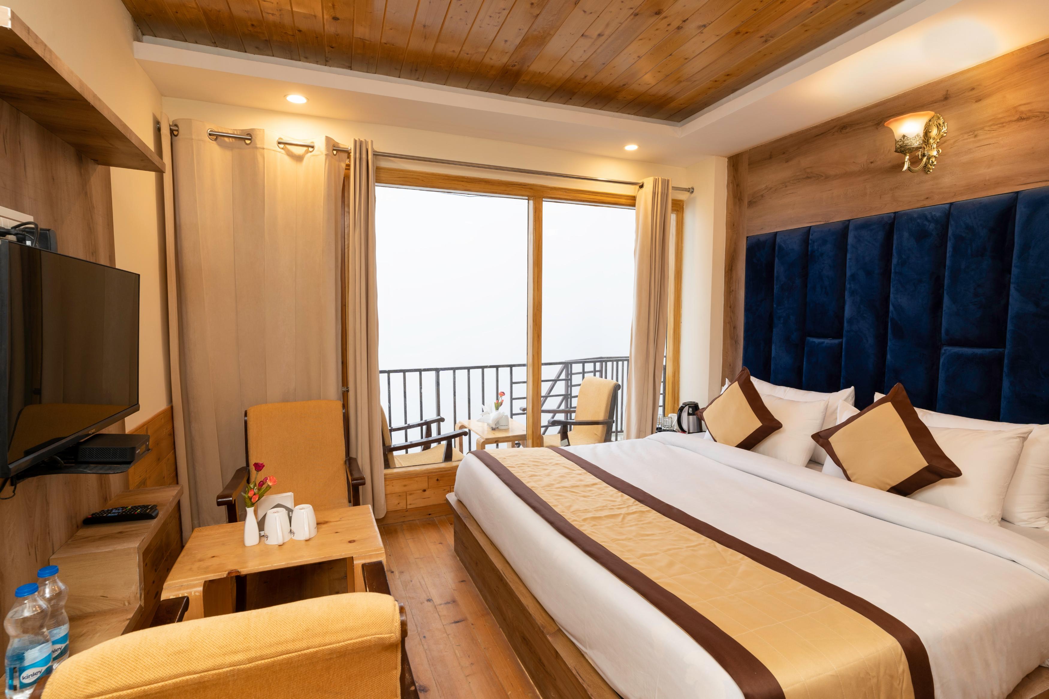 Hotel Snow Castle - Tap to explore photos