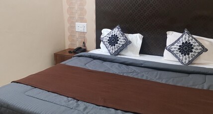 J J Lodging Room Type - Deluxe Non Ac Room