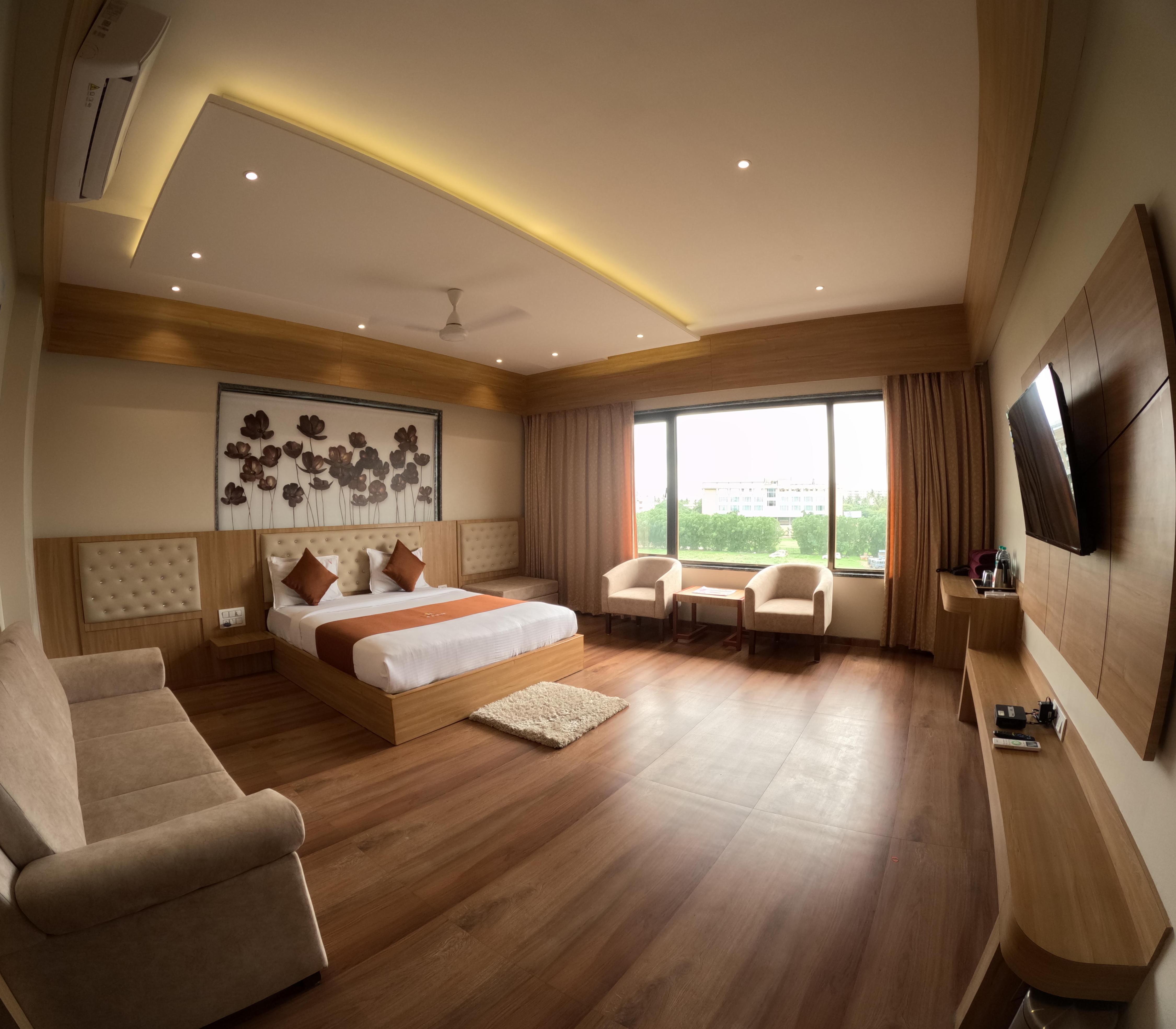 Hotel 9 Coin - Tap to explore photos