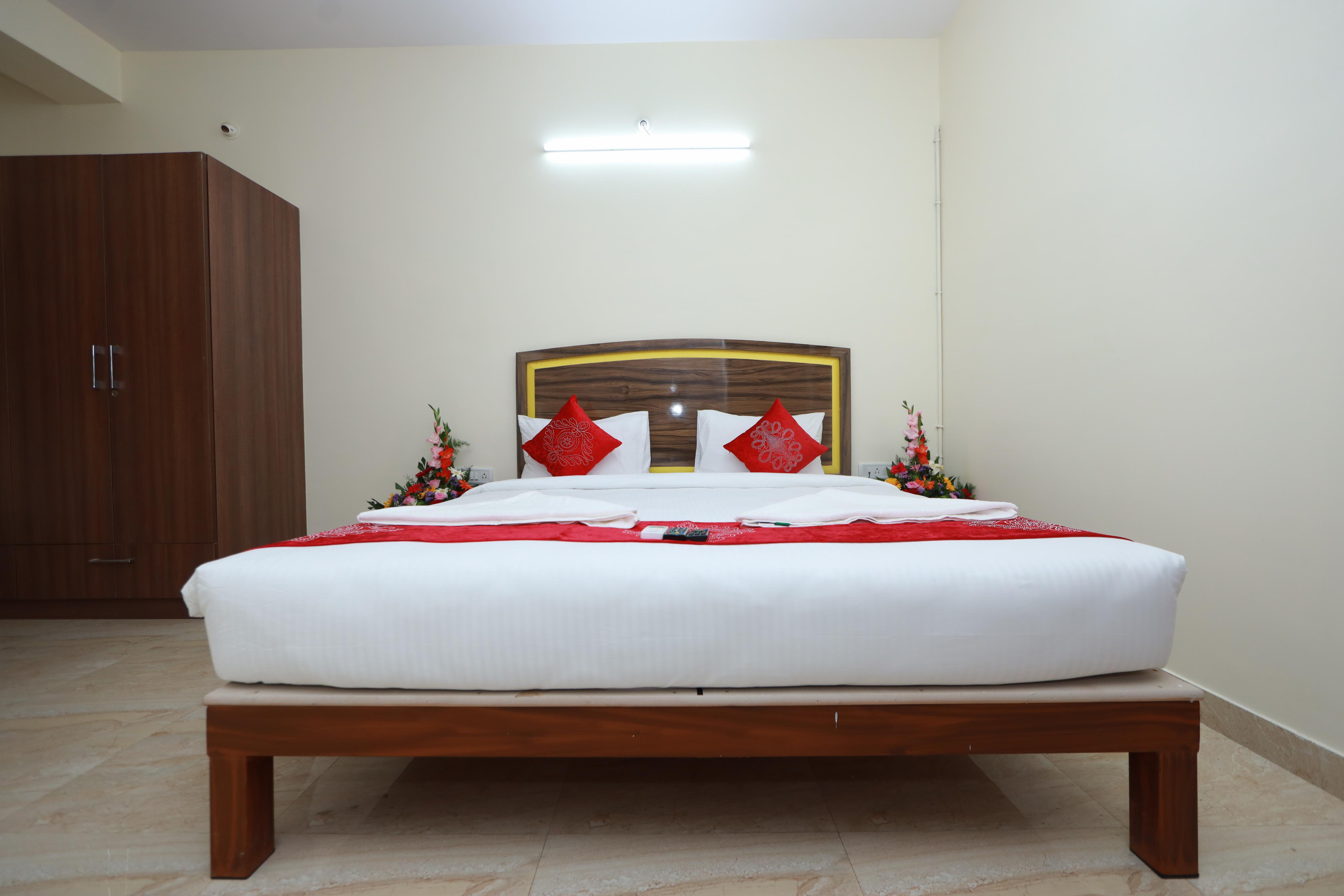 Amulya Relax Inn - Tap to explore photos