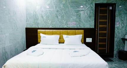 Sree Guru Pavanasuta Residency Room Type - Deluxe room