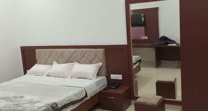Hotel Saransh Khajuraho Room Type - Duluxe room