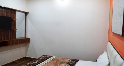 Hotel Elite & Restaurants Room Type - Deluxe Room