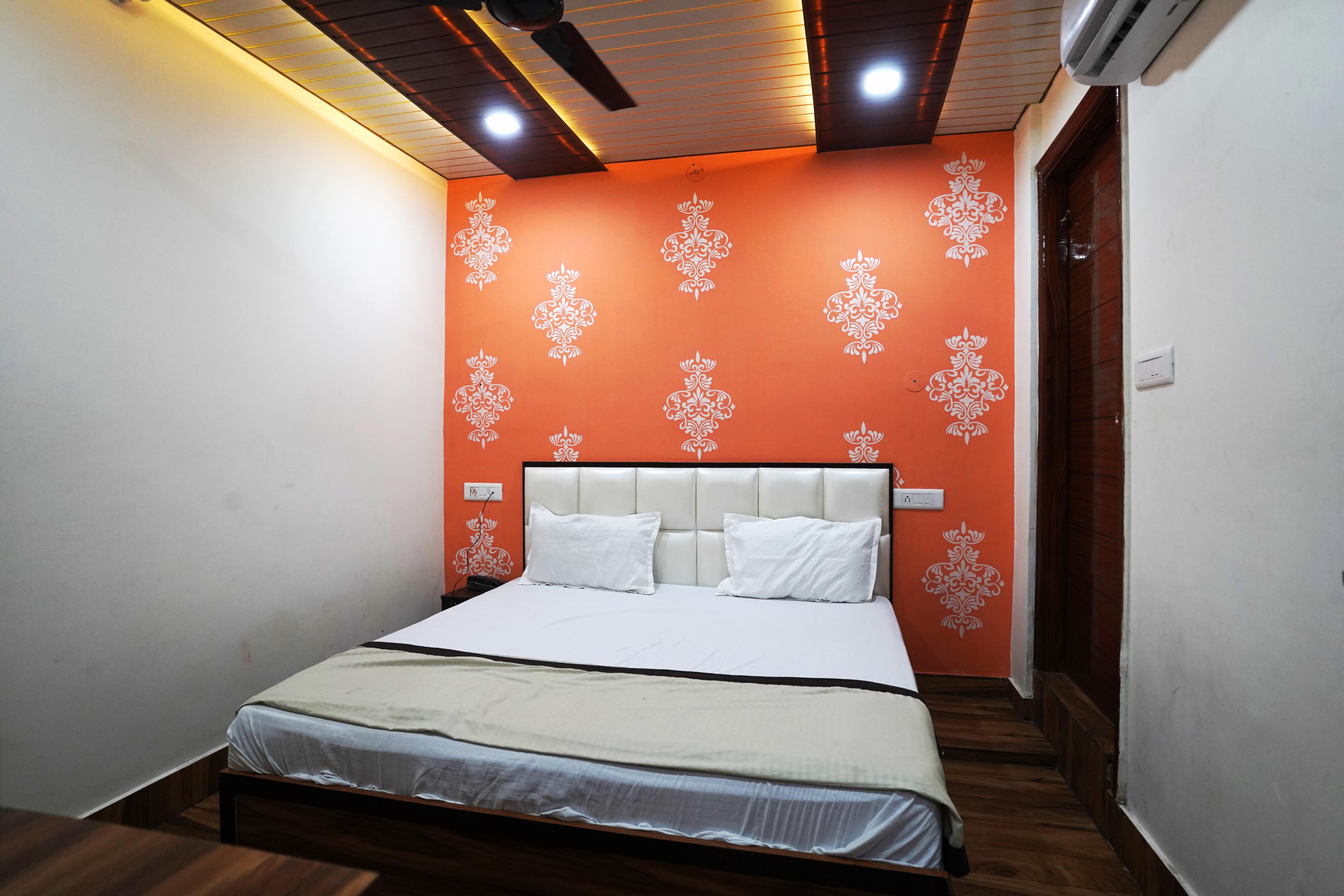 Hotel Elite & Restaurants - Tap to explore photos