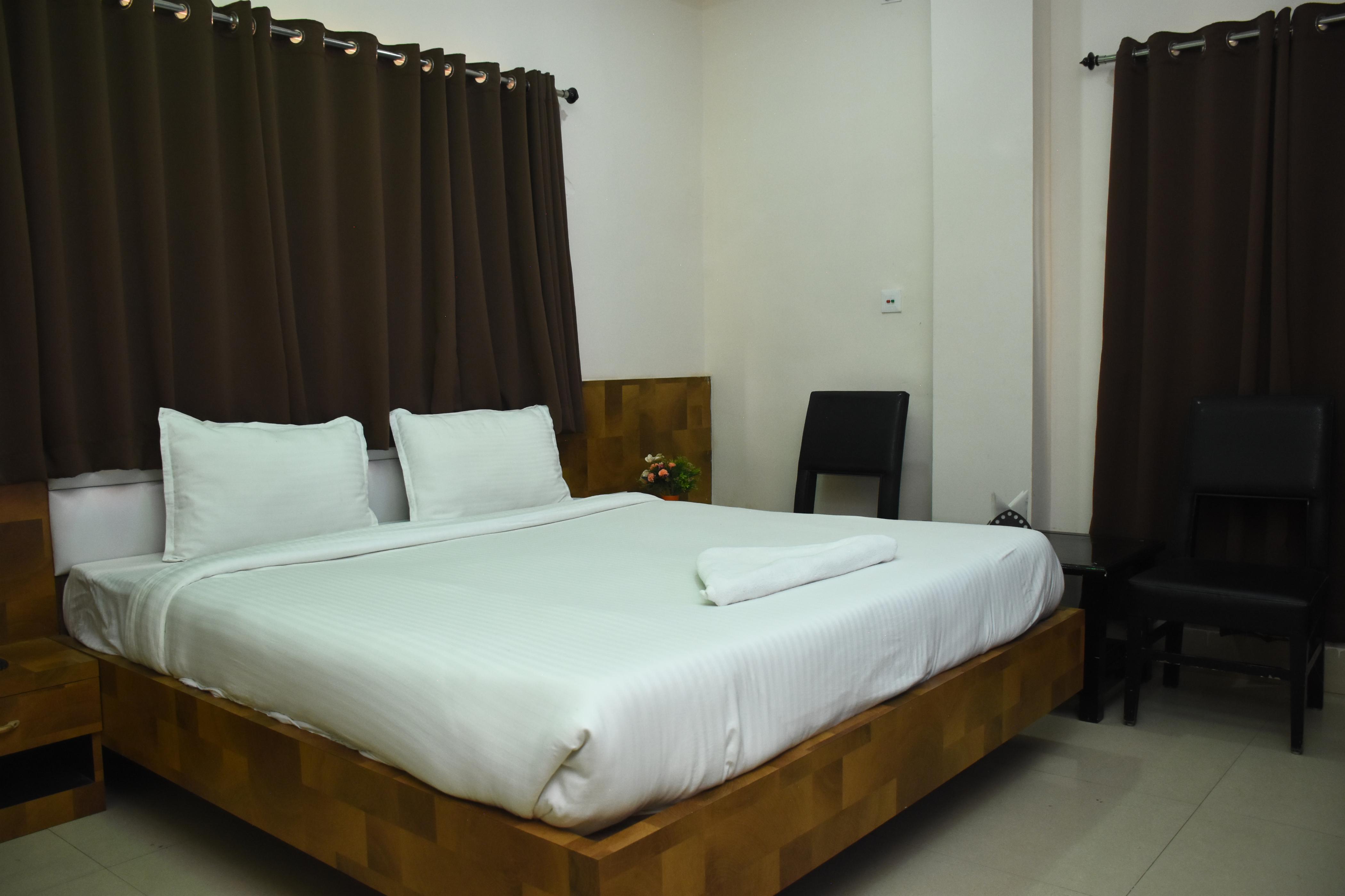 Hotel Knight Inn Room Type - Super deluxe room