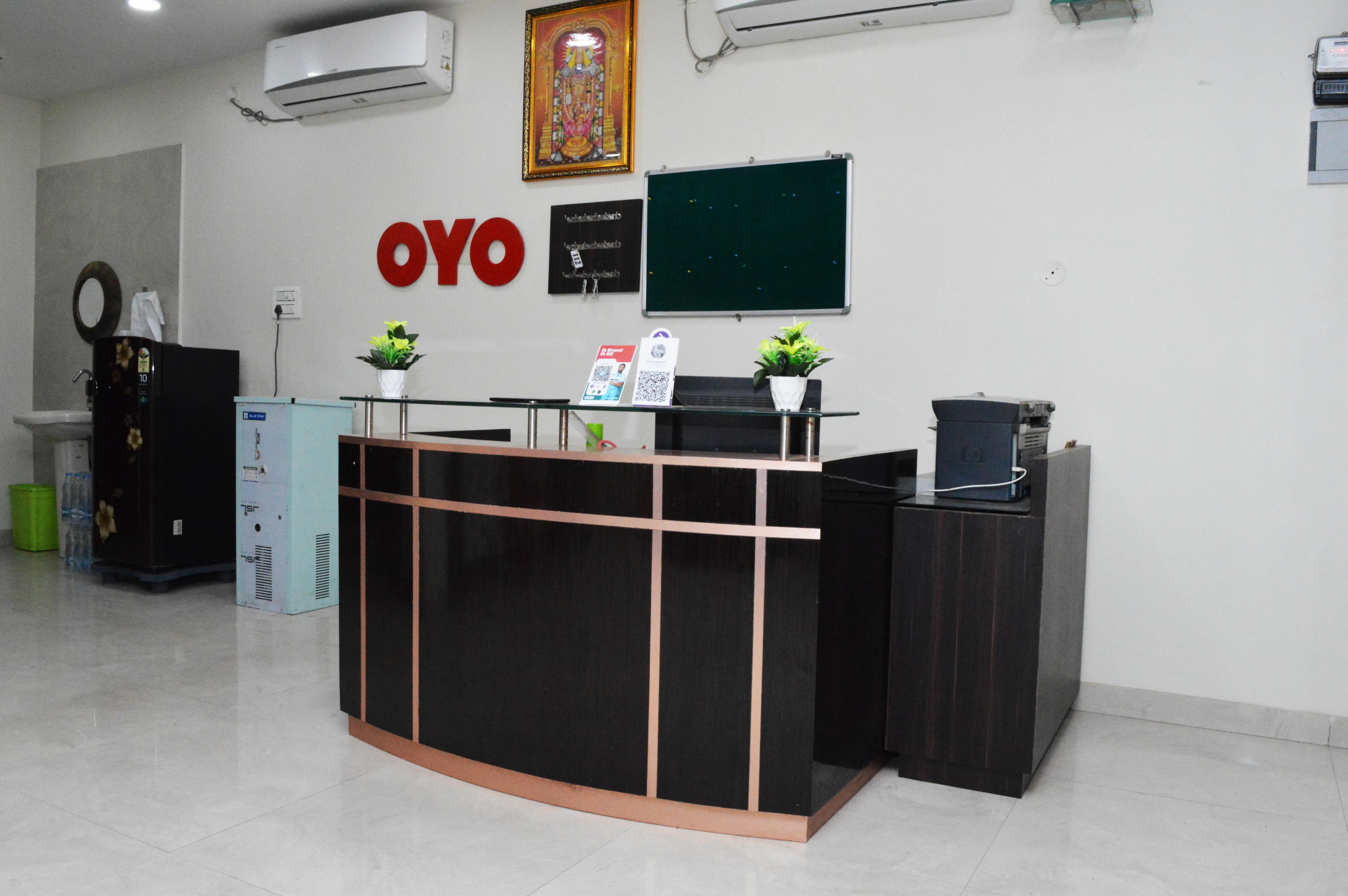 Hotel Balaji Palace - Tap to explore photos