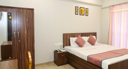 Pinakii Comfort Stay Vile Parle Near Airport Room Type - Executive Room Pinakii Comfort Stay Vile Parle Near Airport Room Type - Executive Room