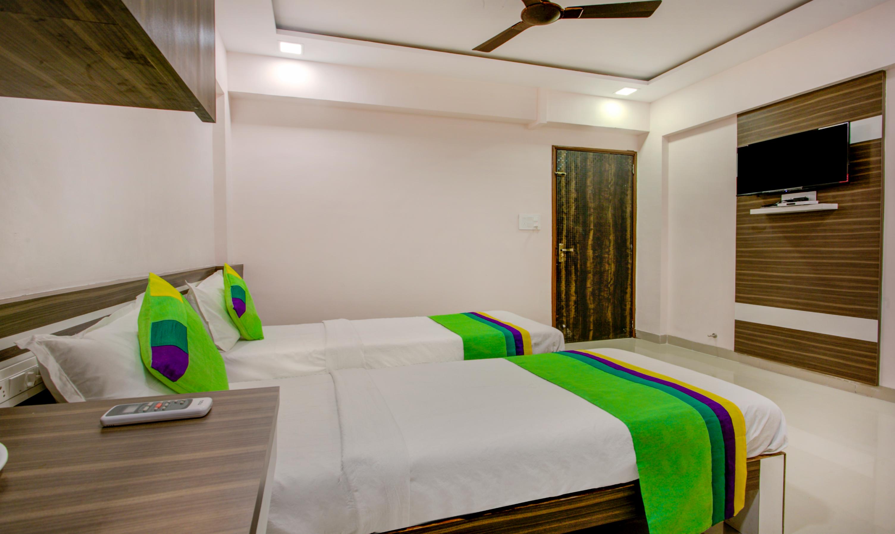 Itsy Hotels Kings Inn Vashi - Tap to explore photos