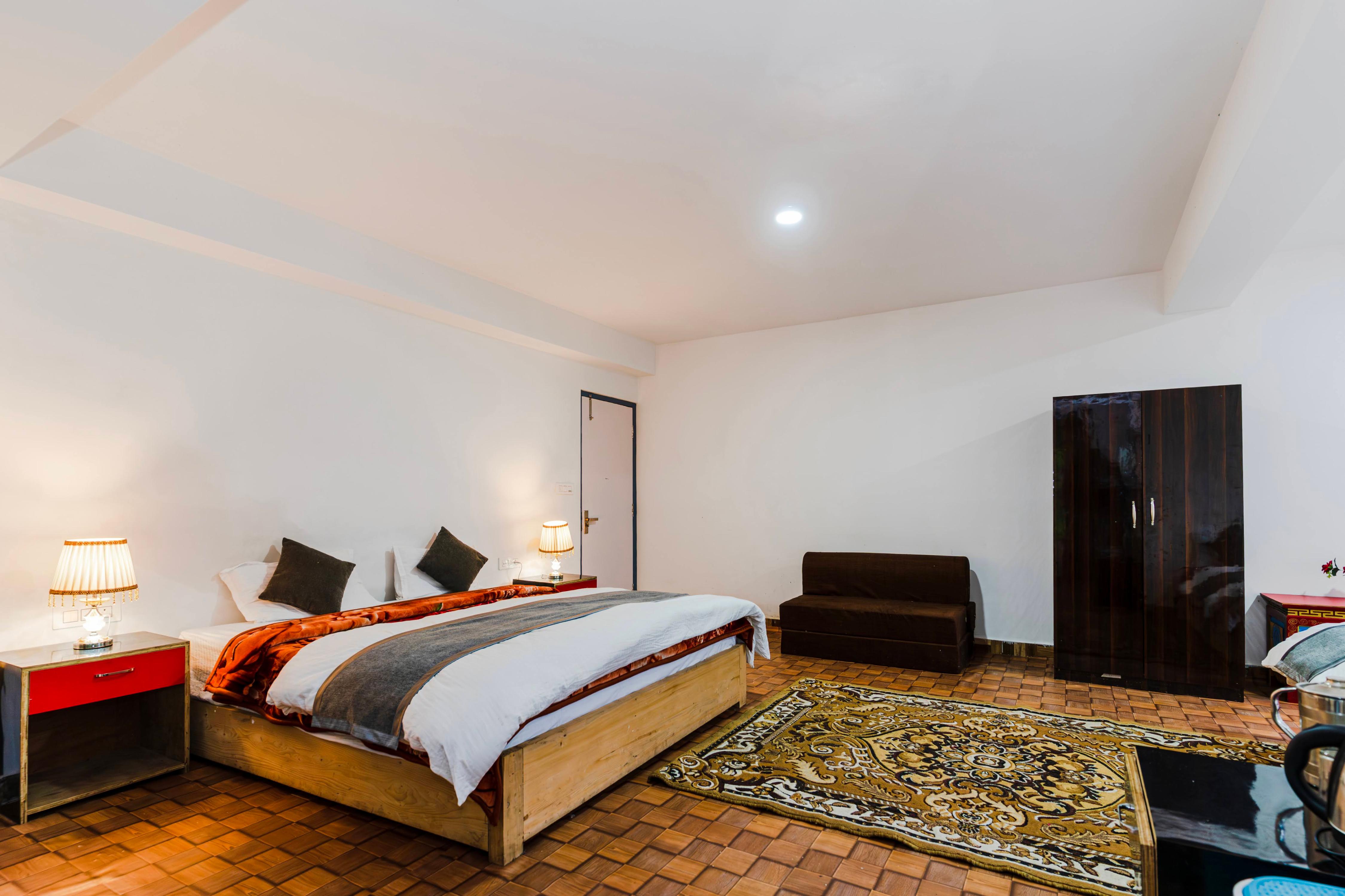 Lachung Pride - Tap to explore photos