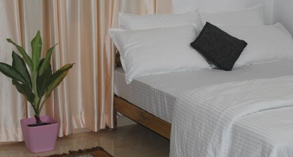 Red Lion Room Type - Deluxe AC With Lounge