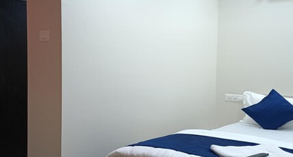 Hotel Make My day Room Type - Standard Double Room