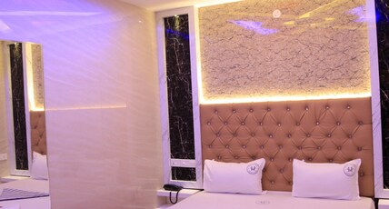 HOTEL VISAKAN Room Type - Deluxe Double bed AC