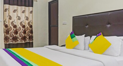 Hotel Albie Stay, Near Railway Station Chandigarh Room Type - Deluxe Room