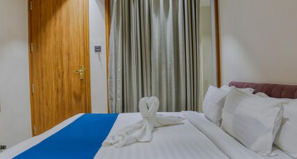 HOTEL PAVILION Room Type - Royal King Bed