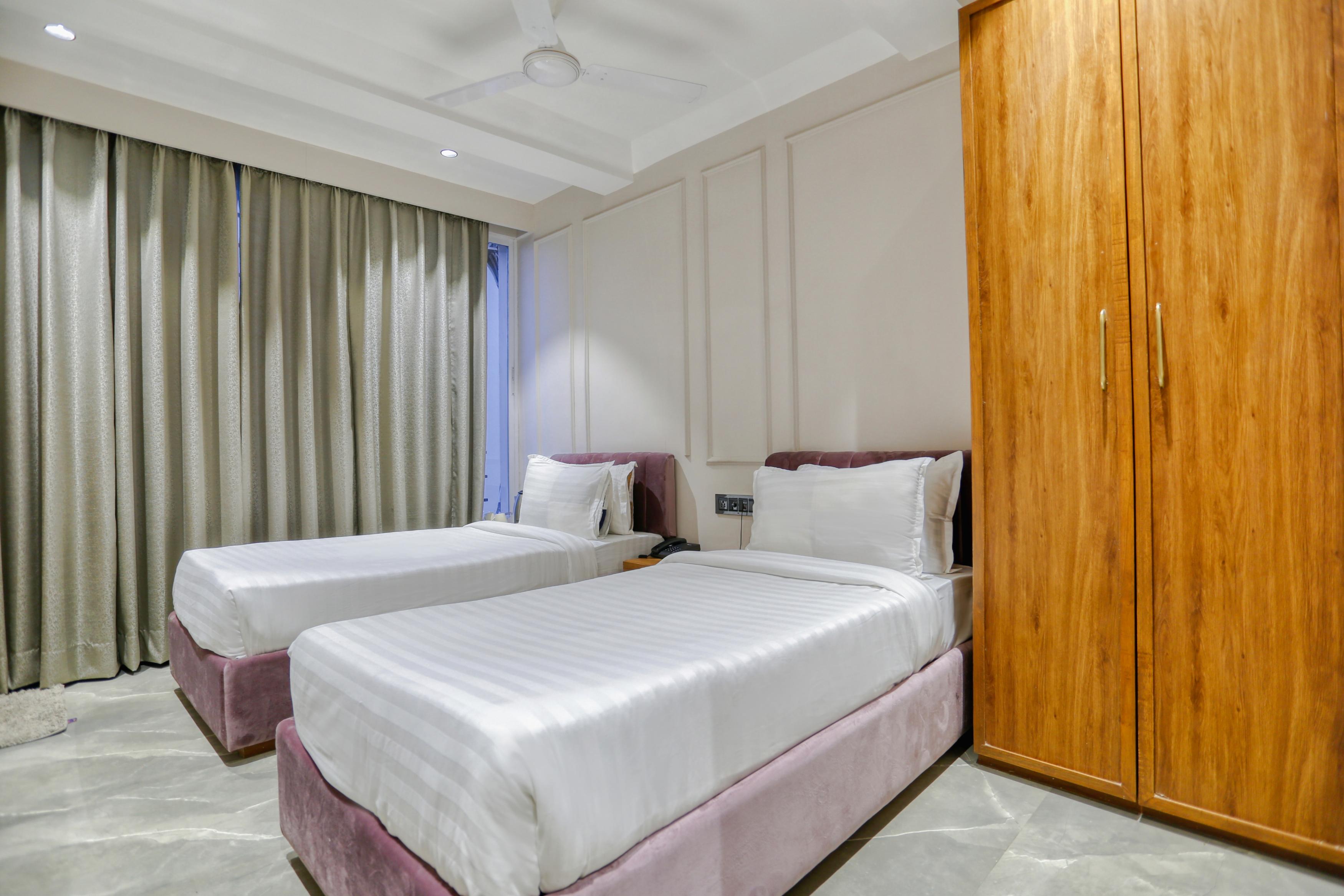 HOTEL PAVILION Room Type - Twin Beds