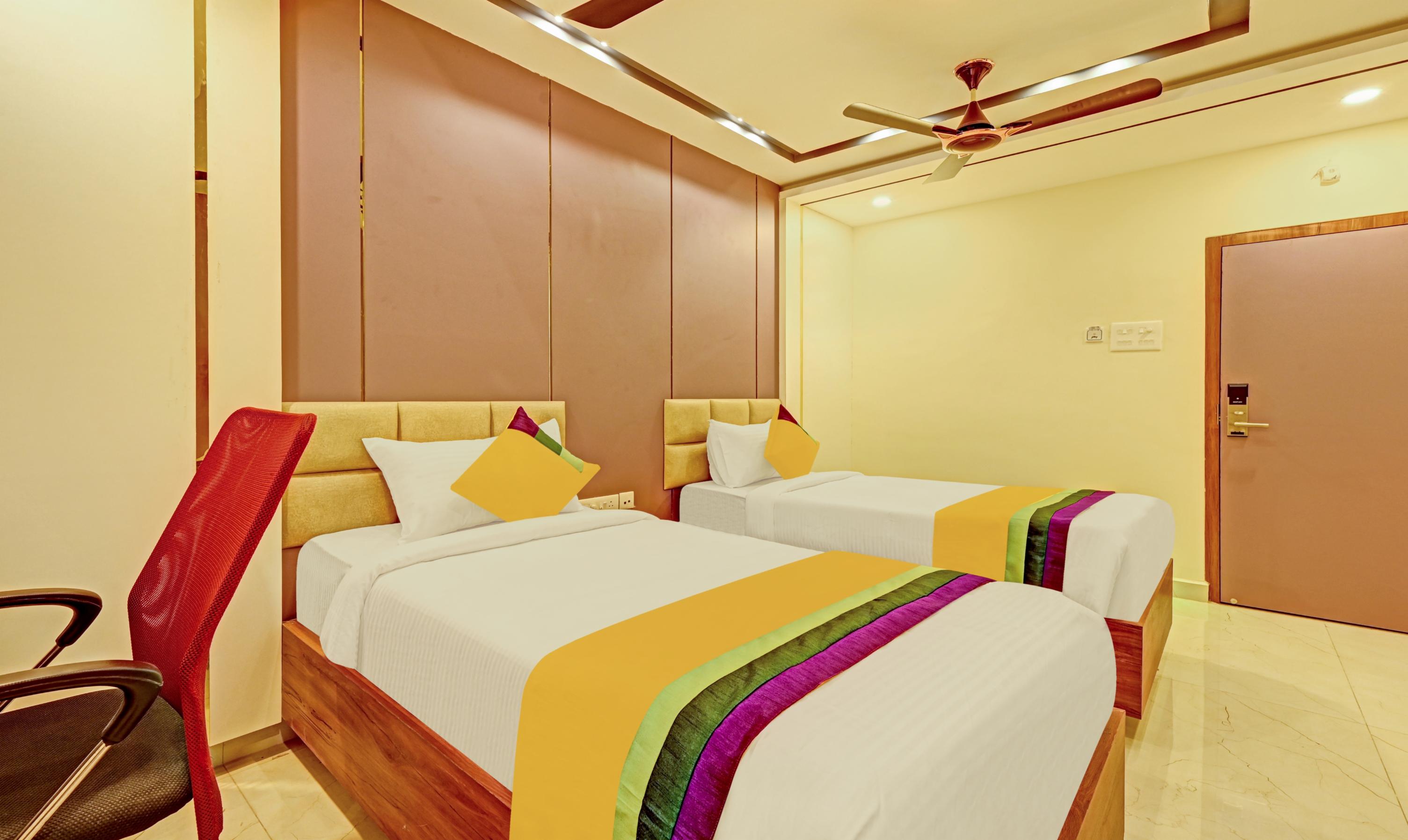 Itsy Hotels Sri Sai Grand Inn Near MG Road & PVP Mall - Tap to explore photos