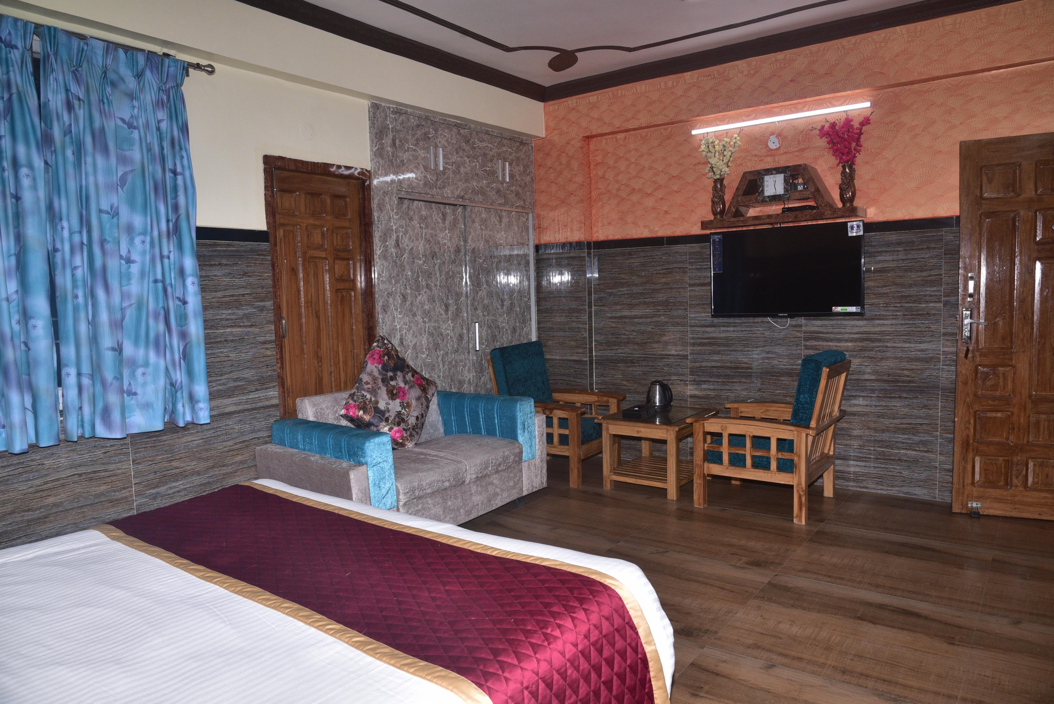 Hotel Kutir Inn - Tap to explore photos