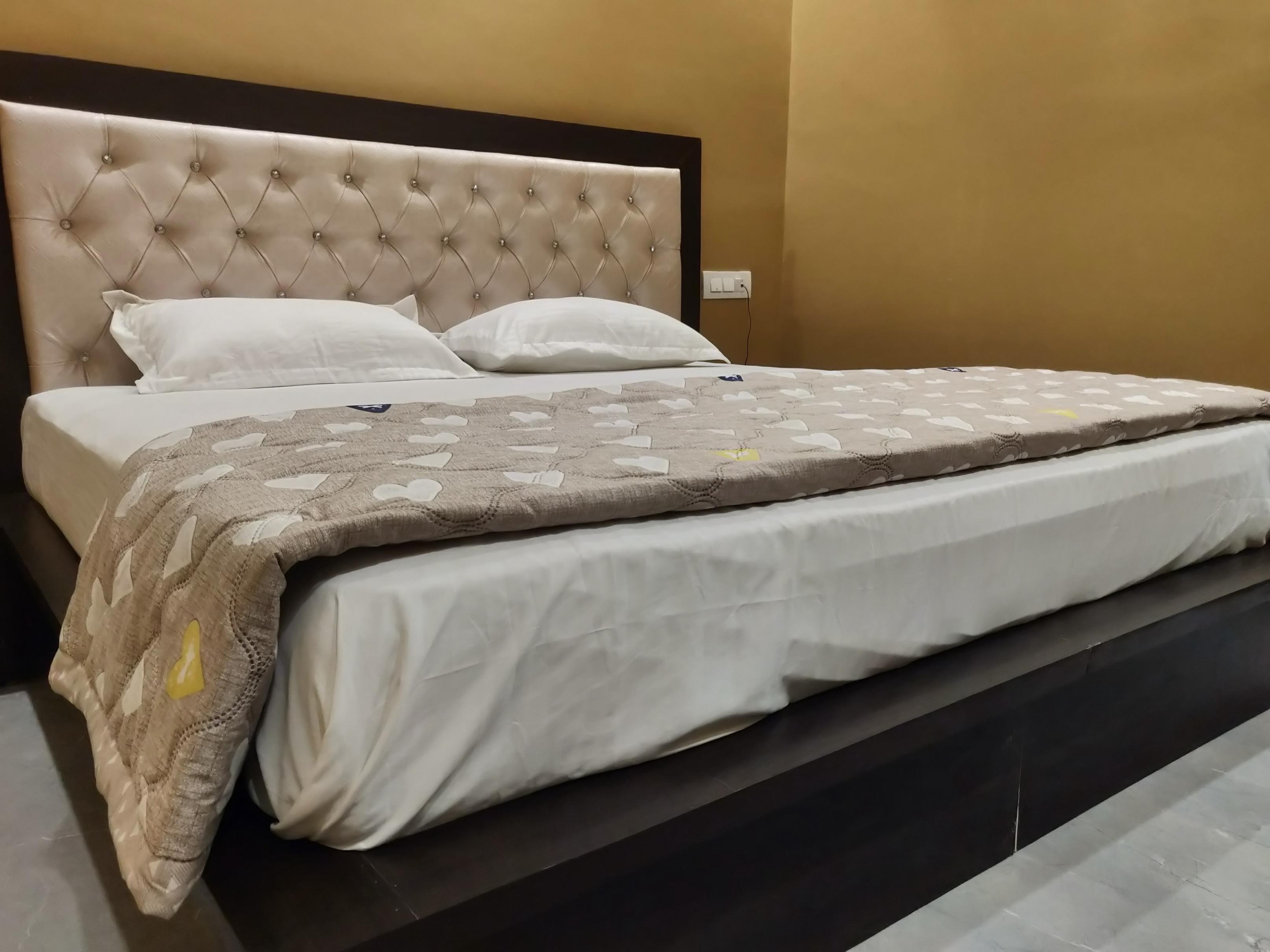 THE REPUBLIC - Tap to explore photos