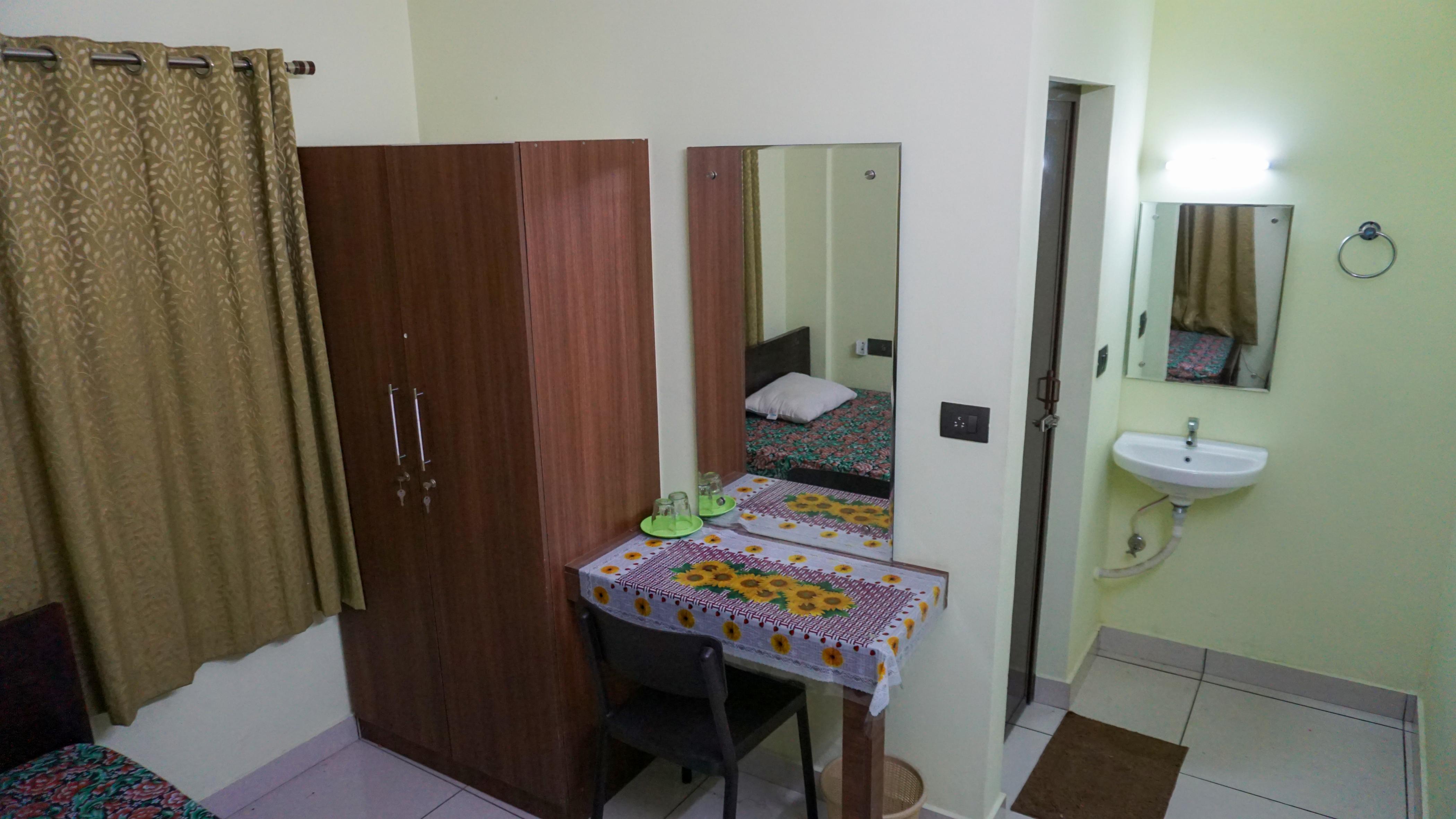 SIVASHAKTHI TOURIST HOME Room Type - Standard AC Room