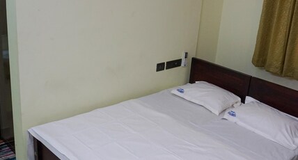 SIVASHAKTHI TOURIST HOME Room Type - Deluxe Room Non AC