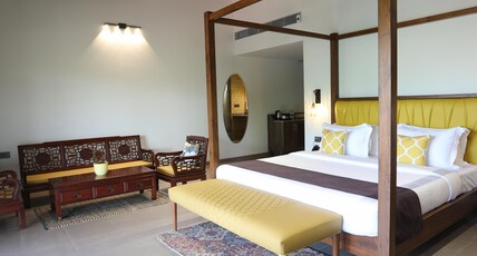 Golden Fields Resort Room Type - Avon Suite Room with Jacuzzi and Balcony
