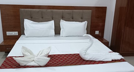 HOTEL SUNRISE PALACE Room Type - Deluxe Room