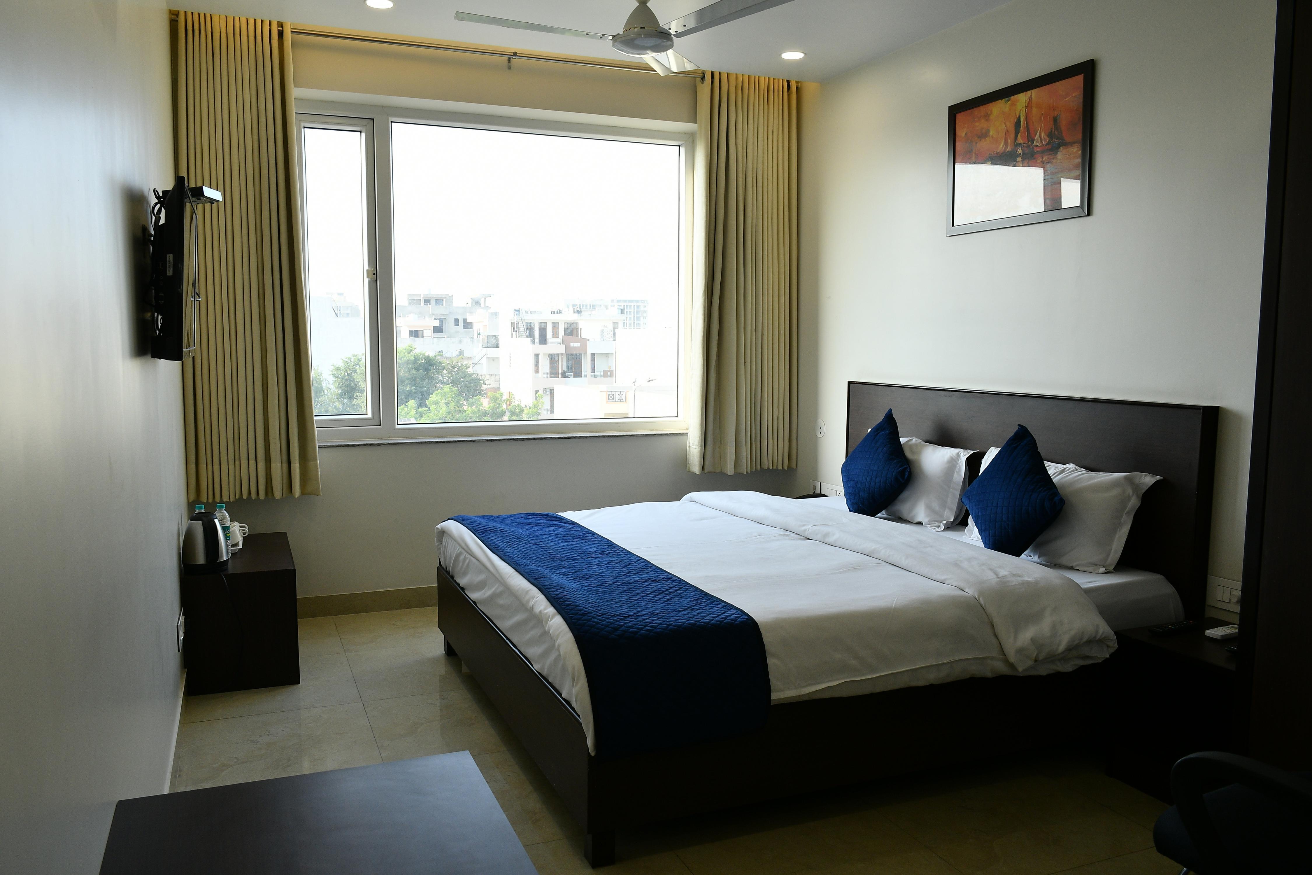 Sheerha Royal Residency - Tap to explore photos