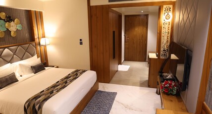 AJ Grand Hotel Room Type - Deluxe King Room